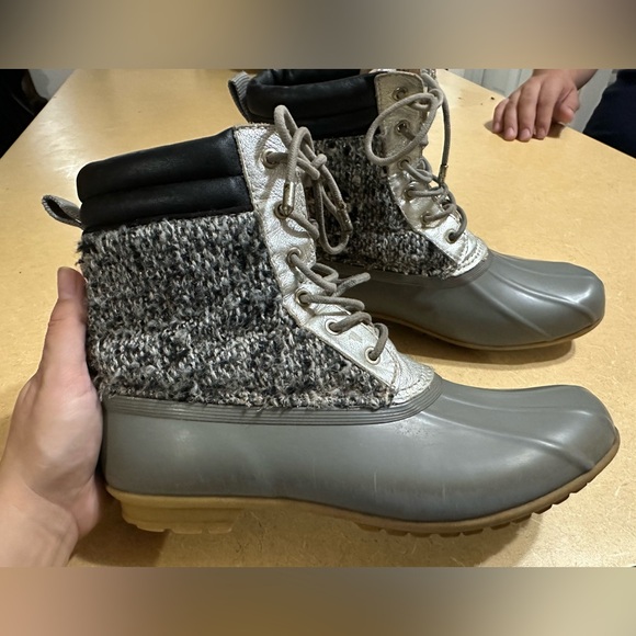Women's Sam Edelman Caldwell
Duck Boots Grey & Silver Size 8 snow boots - Picture 13 of 14